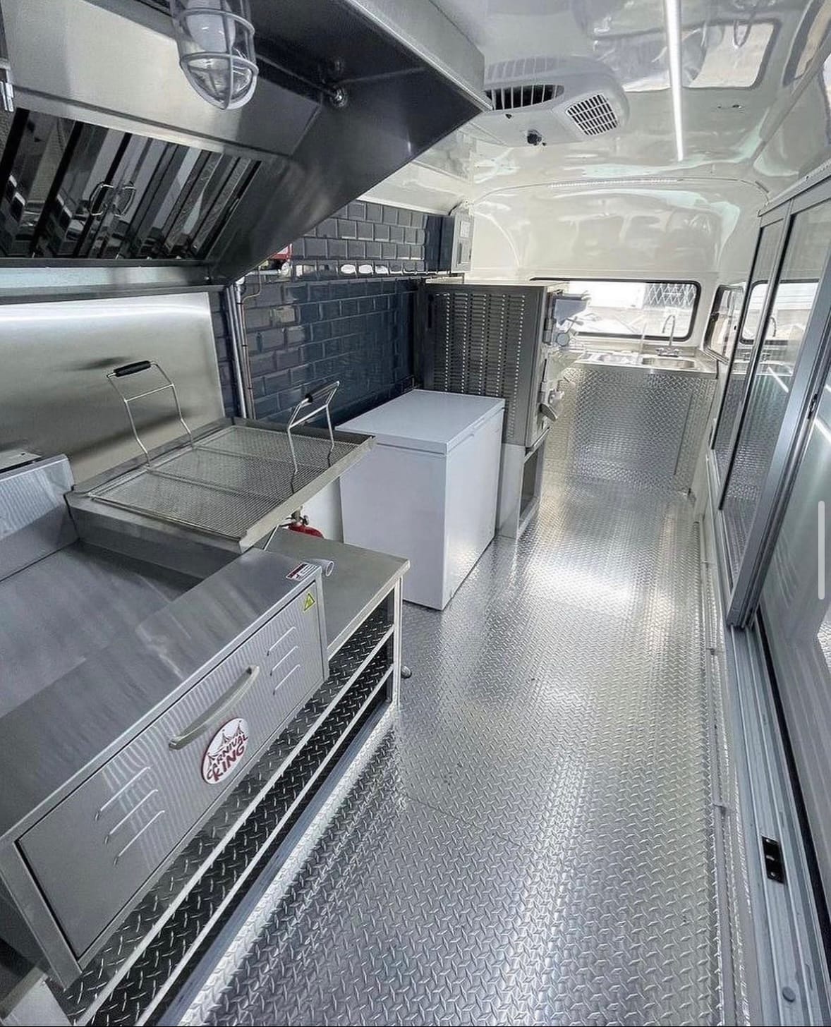 Citröen Type - H Food Truck üreticisi, Mobil Mutfak imalatı, Anahtar teslim Food Truck, Profesyonel Seyyar Mutfak, Mobil mutfak çeşitleri, Mobil mutfak fiyatları, Food Truck Türkiye